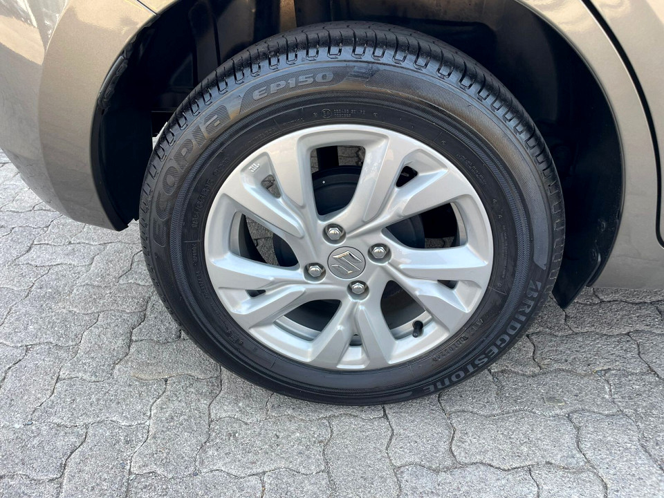 Photo 8 of 18