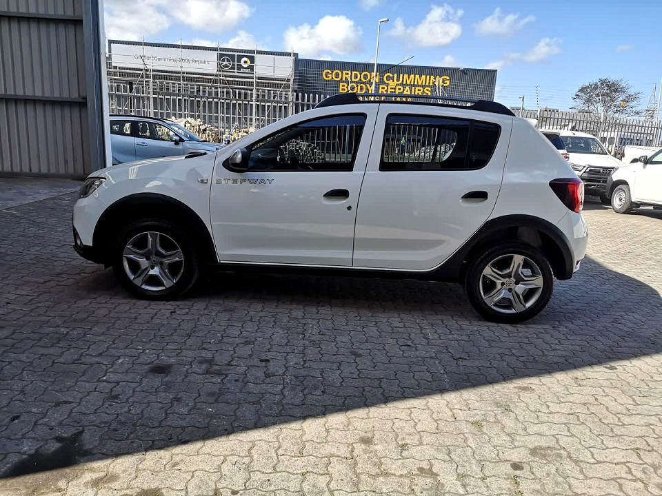 Photo 19 of 23