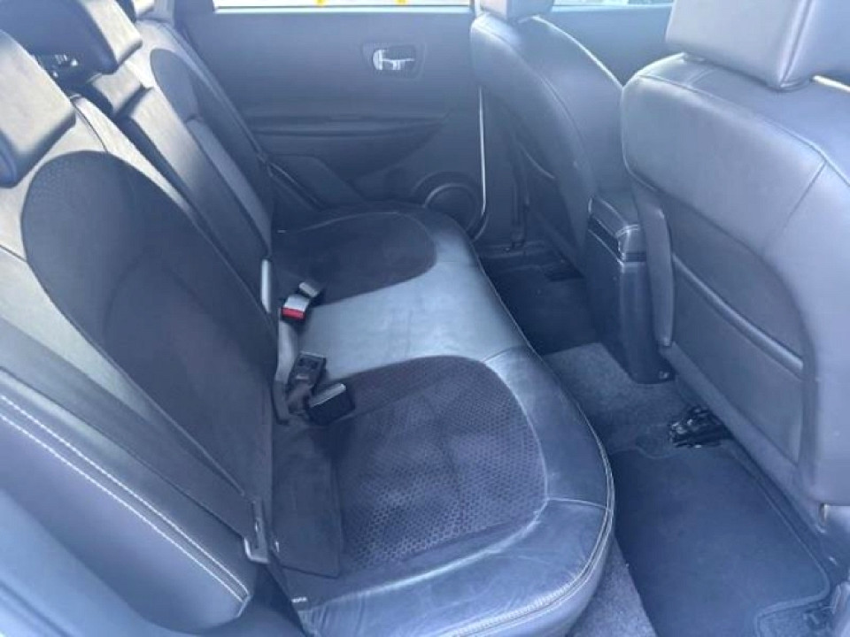 Photo 4 of 5