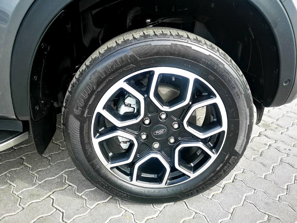 Photo 5 of 23