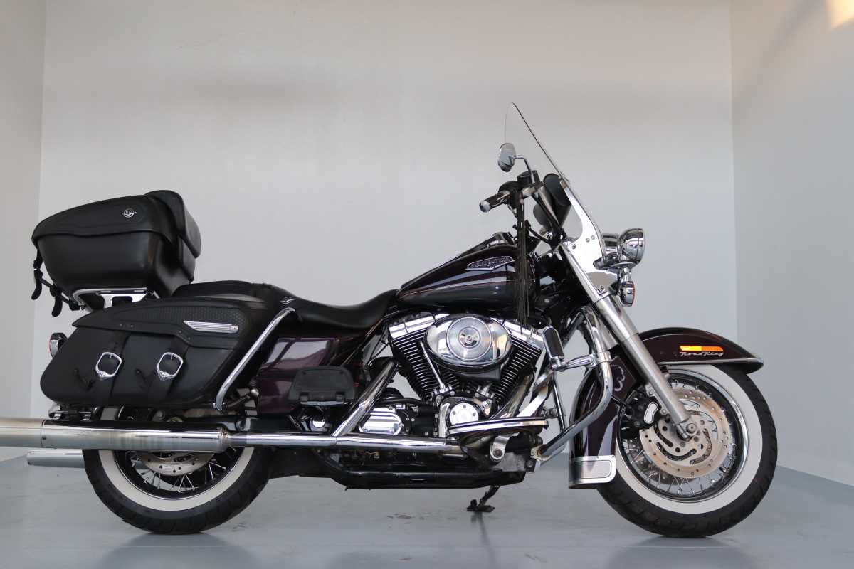 HARLEY DAVIDSON ROAD KING CLASSIC