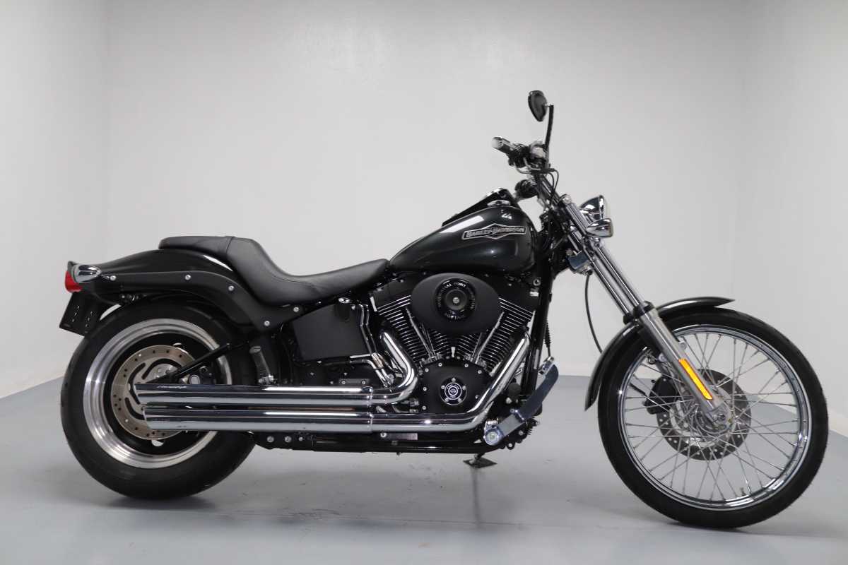 HARLEY DAVIDSON CVO DYNA FAT BOB