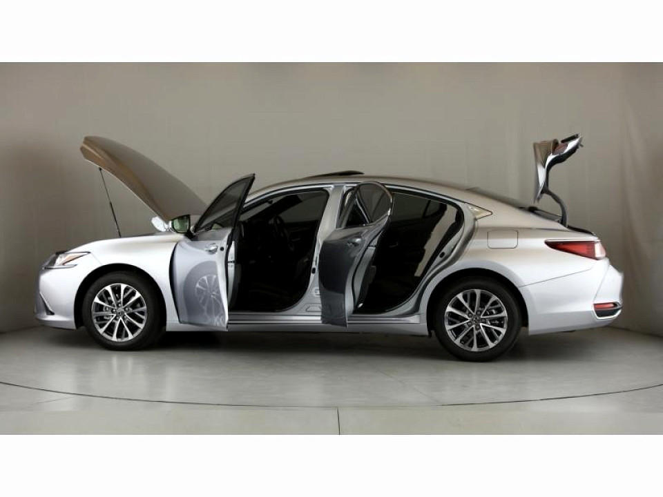Photo 18 of 23