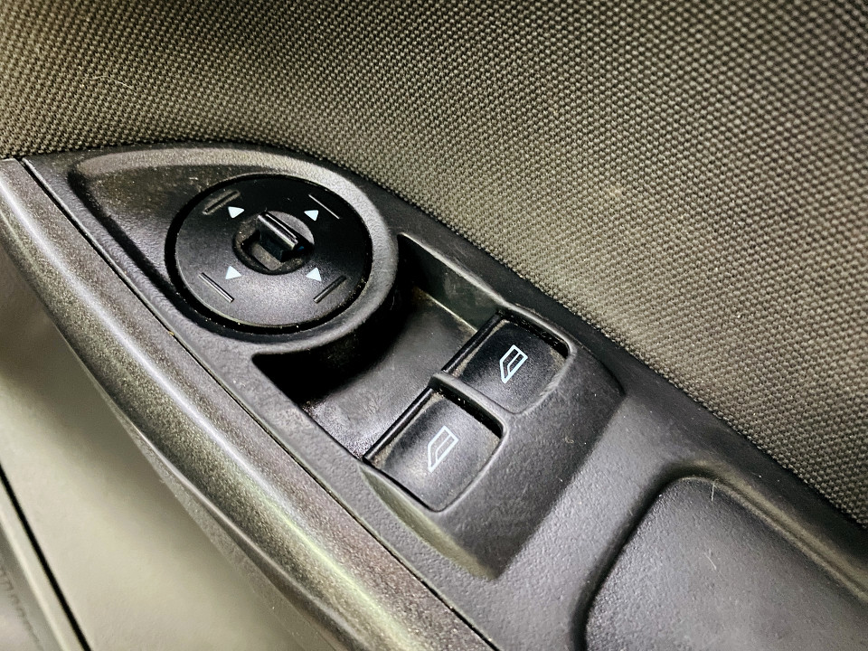 Photo 8 of 25