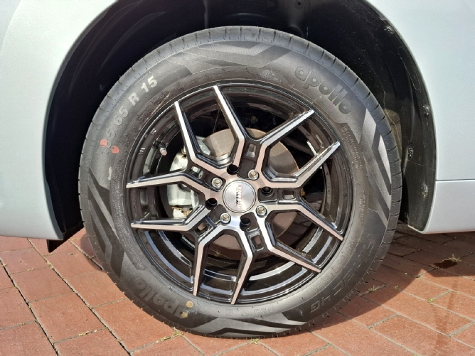 Photo 3 of 11