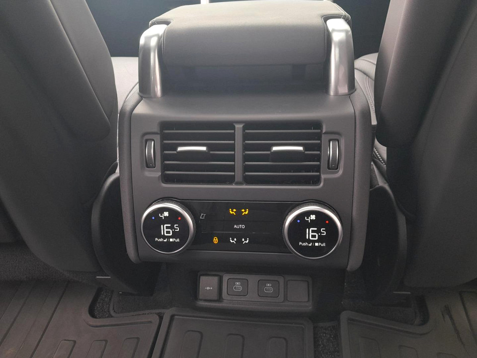 Photo 16 of 24