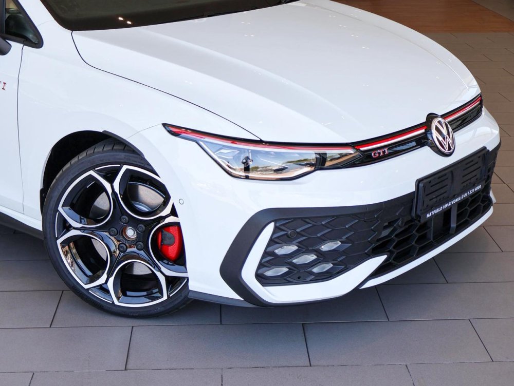 Photo 5 of 24