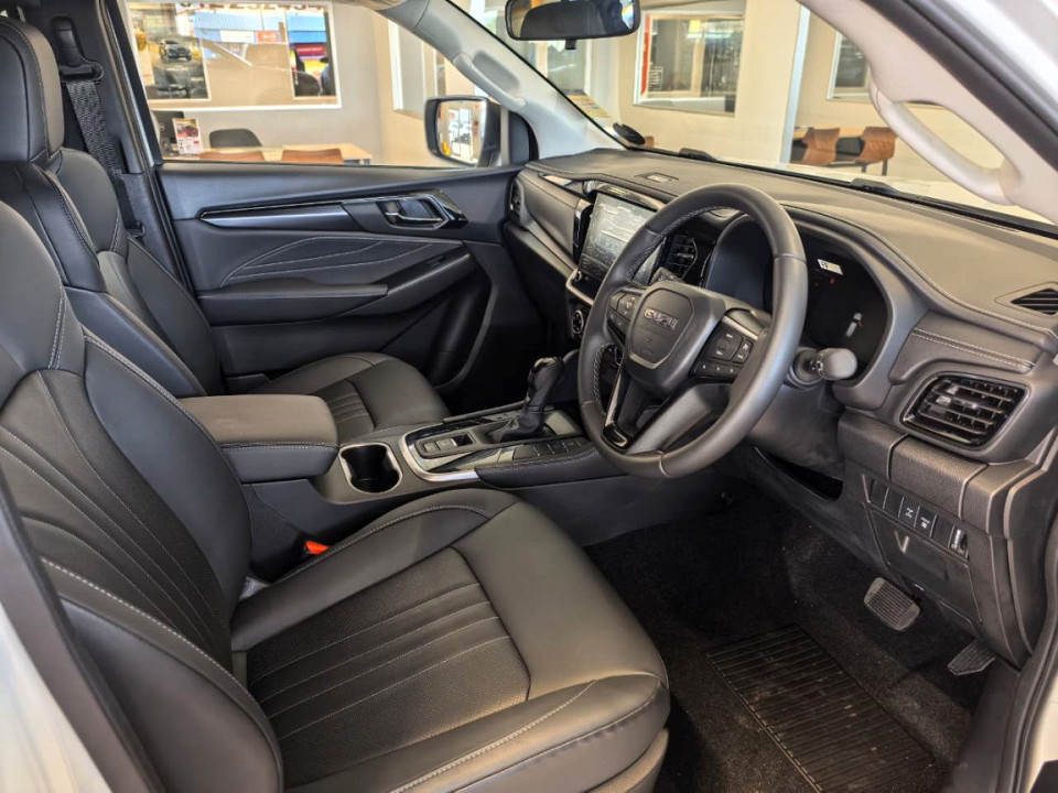 Photo 14 of 16