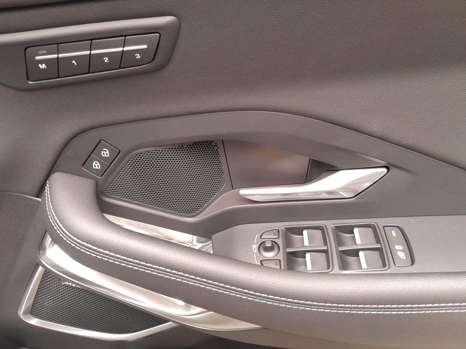 Photo 16 of 25