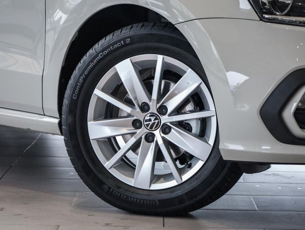 Photo 2 of 18
