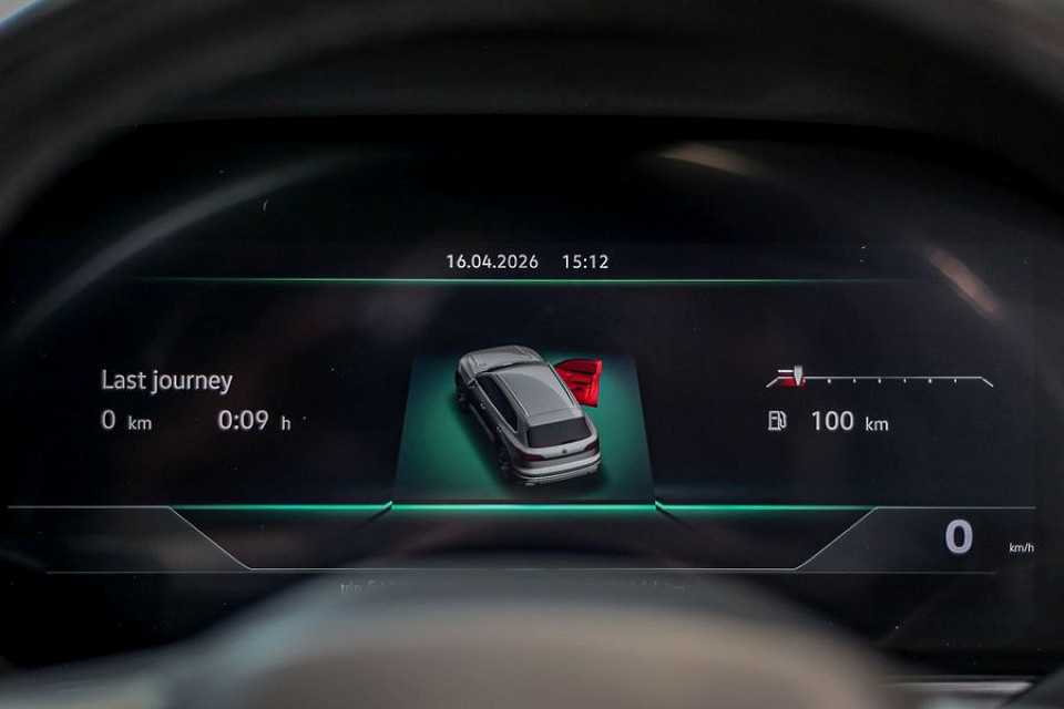Photo 14 of 30