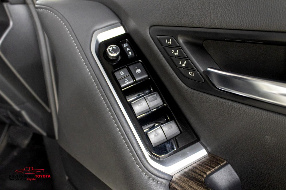 Photo 25 of 30