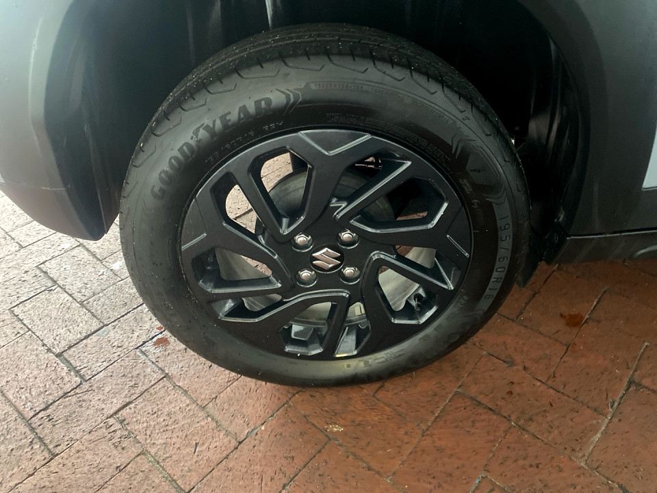 Photo 18 of 20