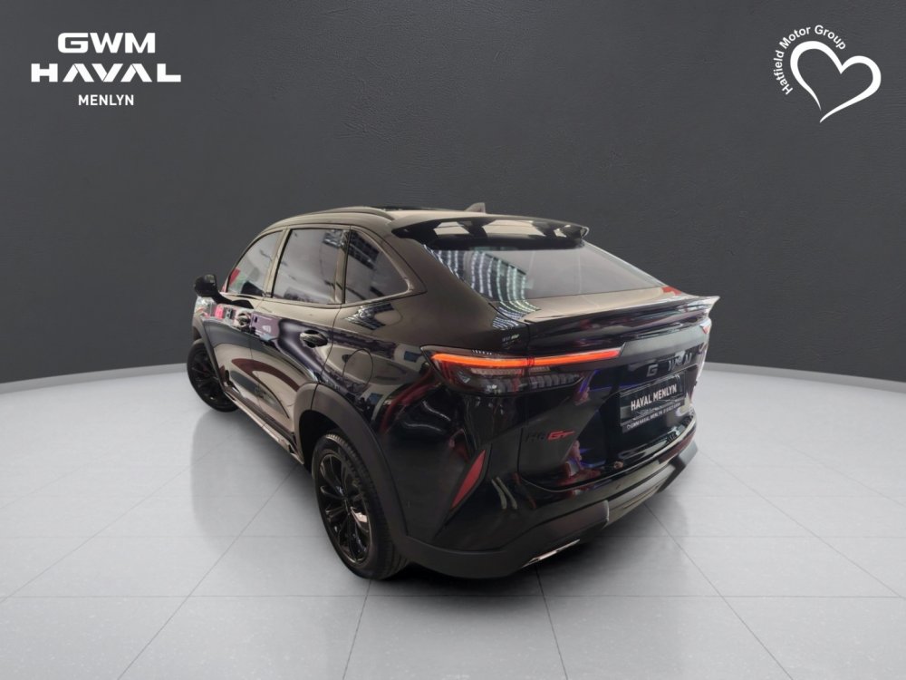 Photo 4 of 18
