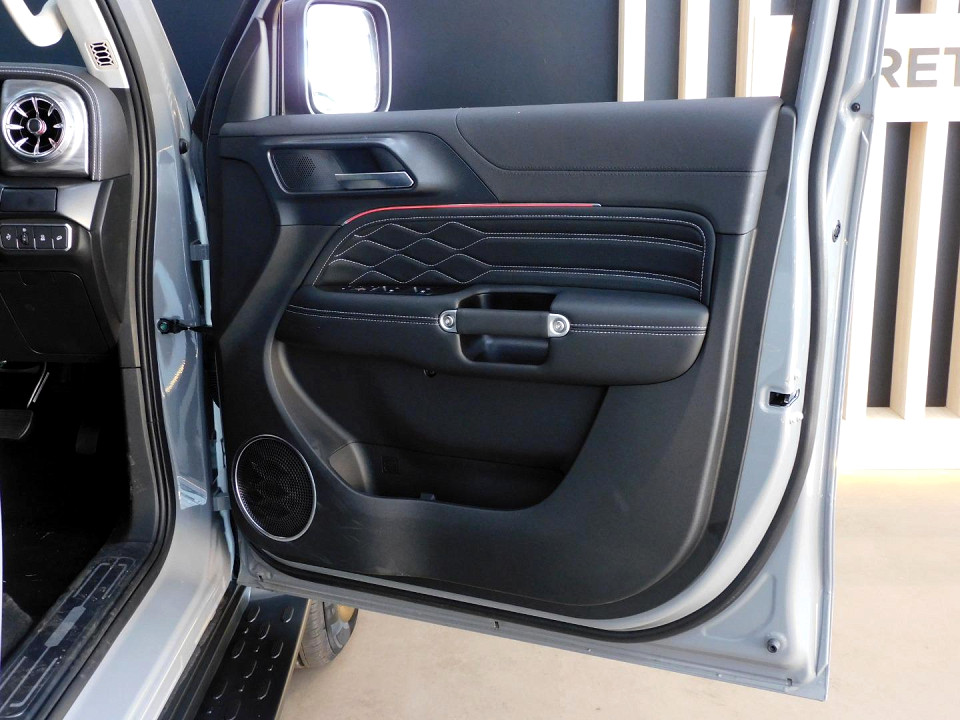Photo 9 of 17