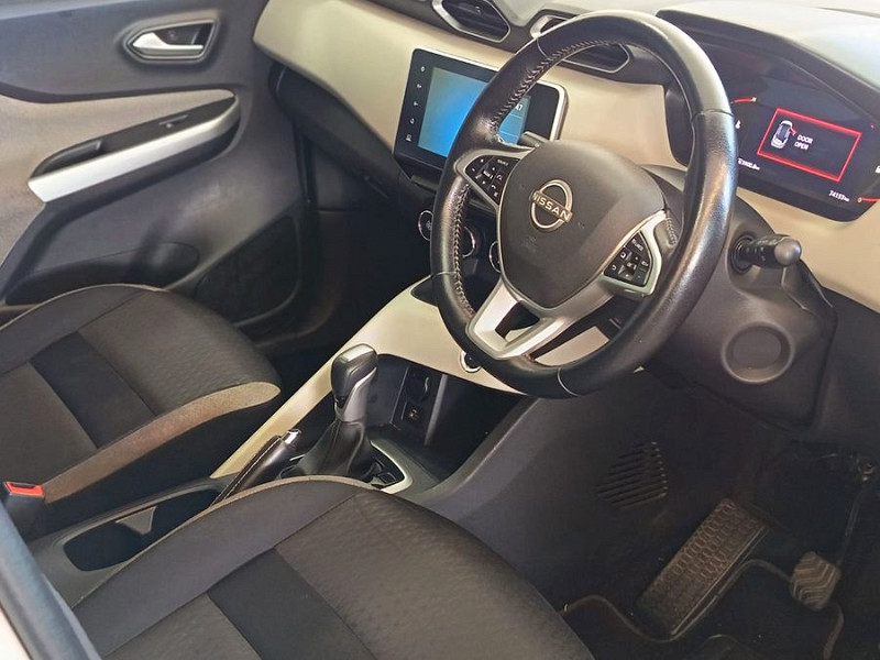 Photo 16 of 30
