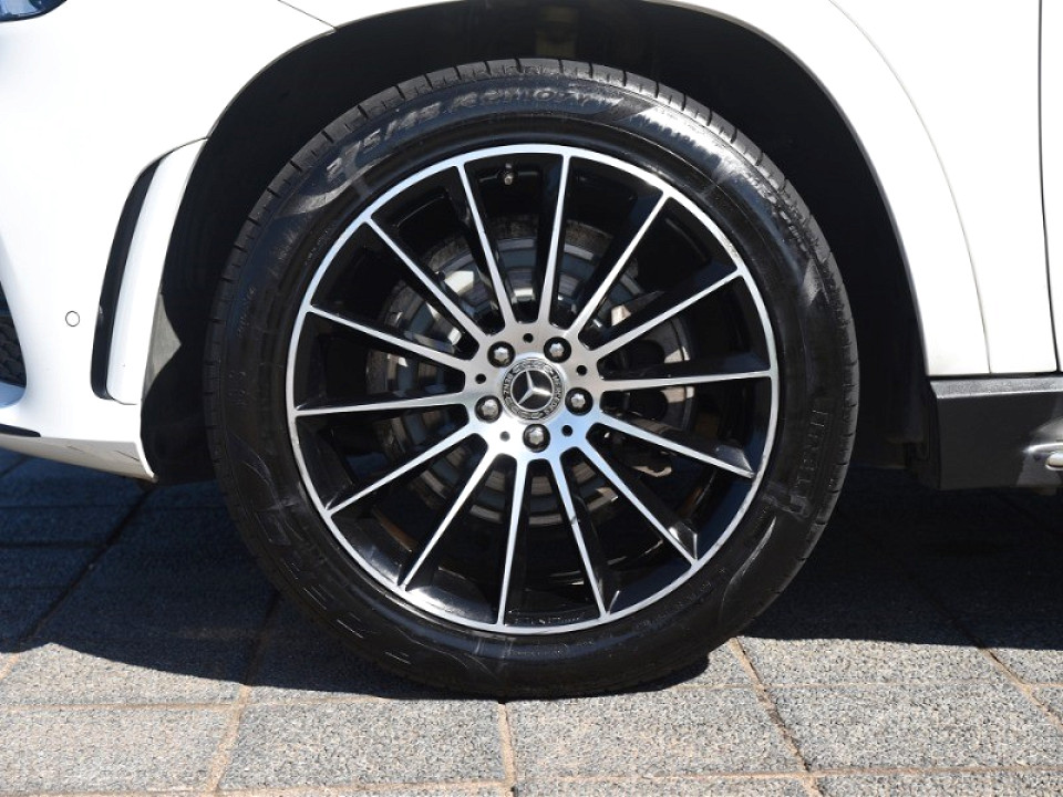 Photo 9 of 14