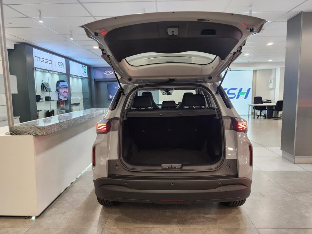 Photo 7 of 18