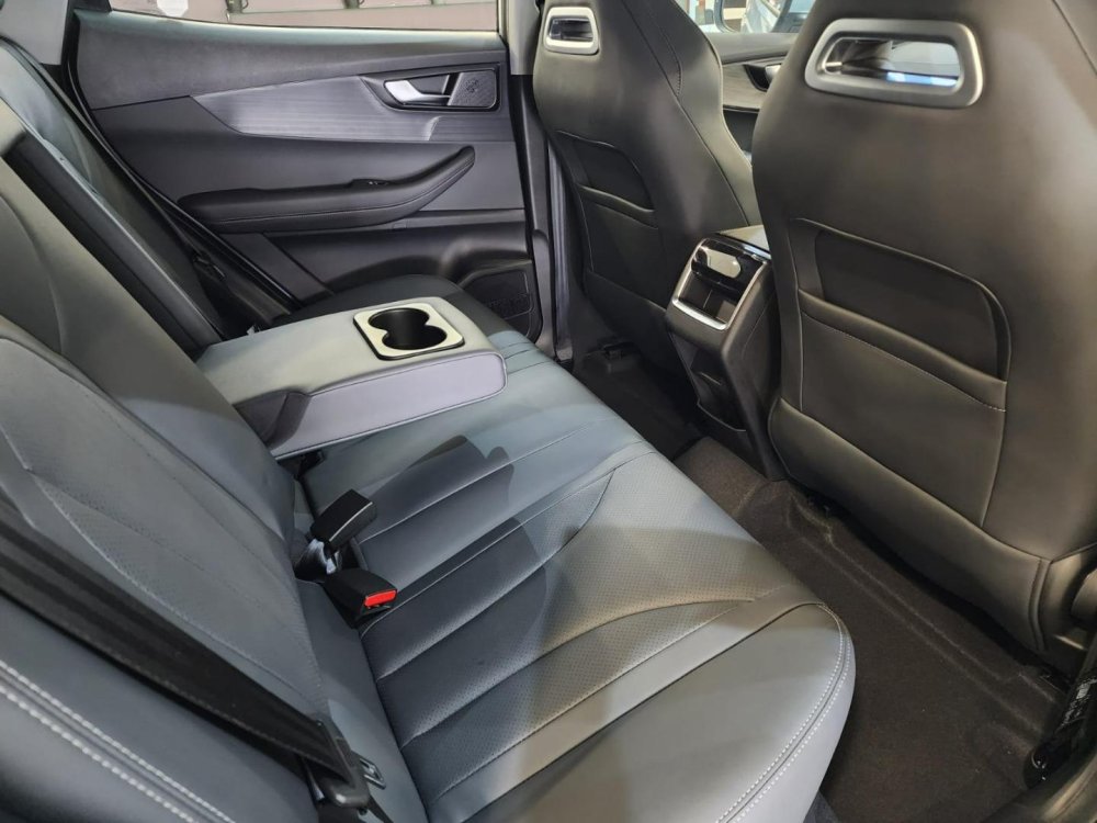 Photo 16 of 18