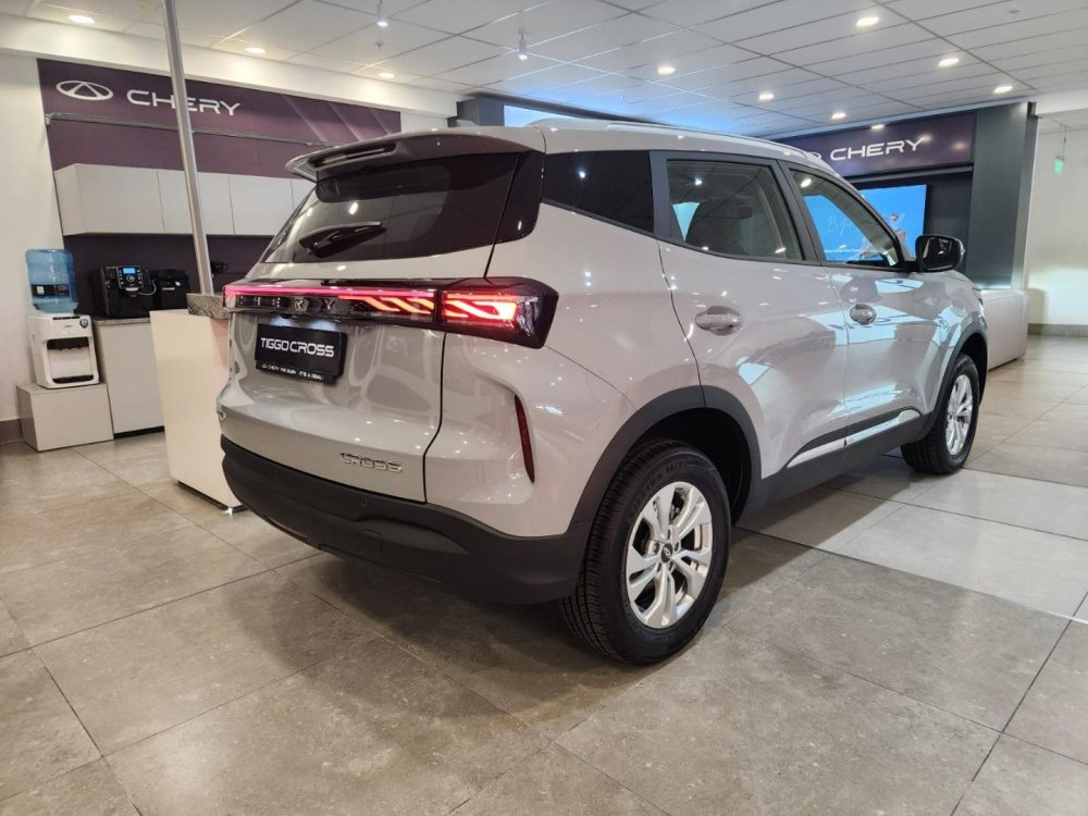 Photo 4 of 18