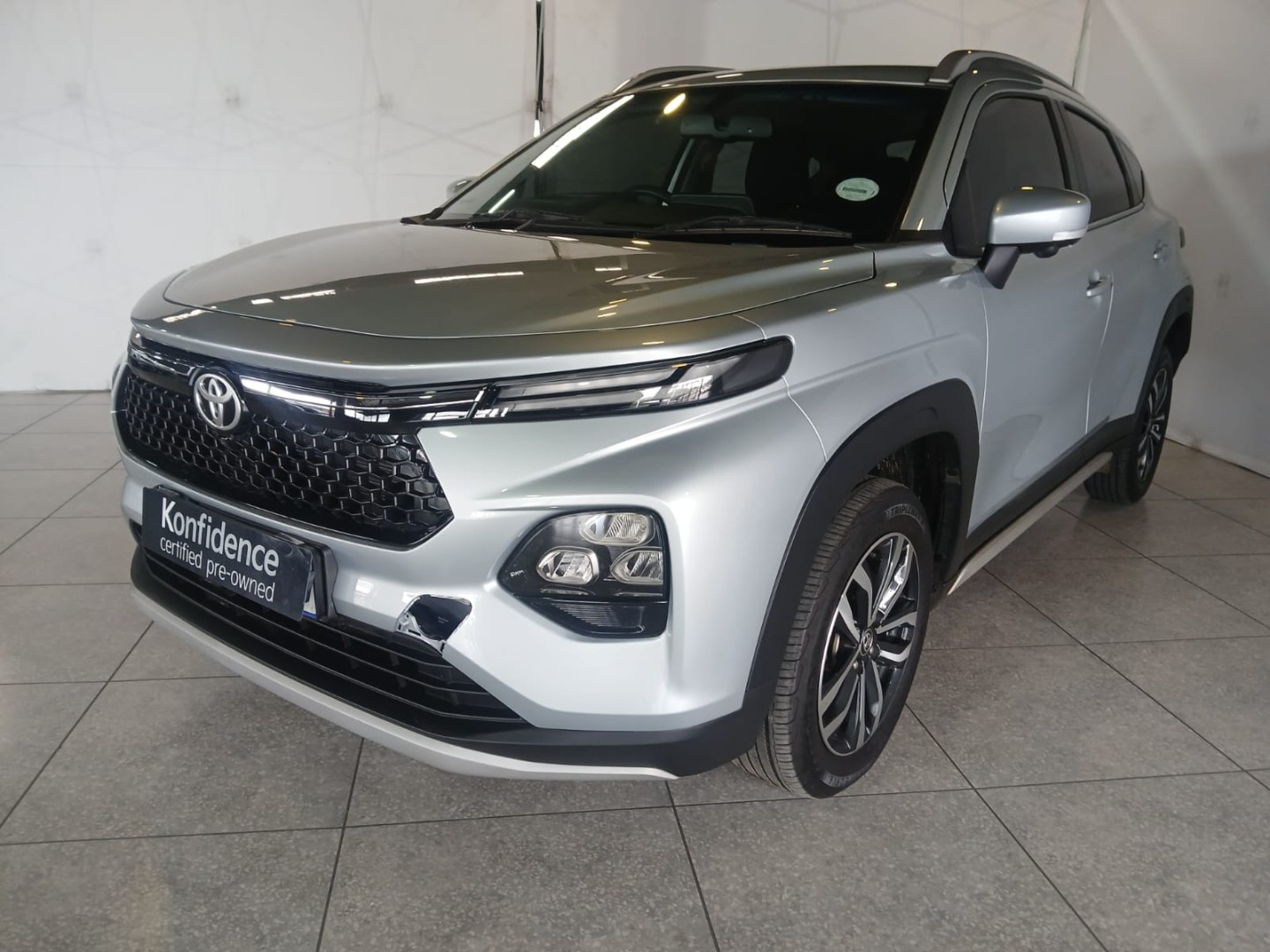 Photo 11 of 33