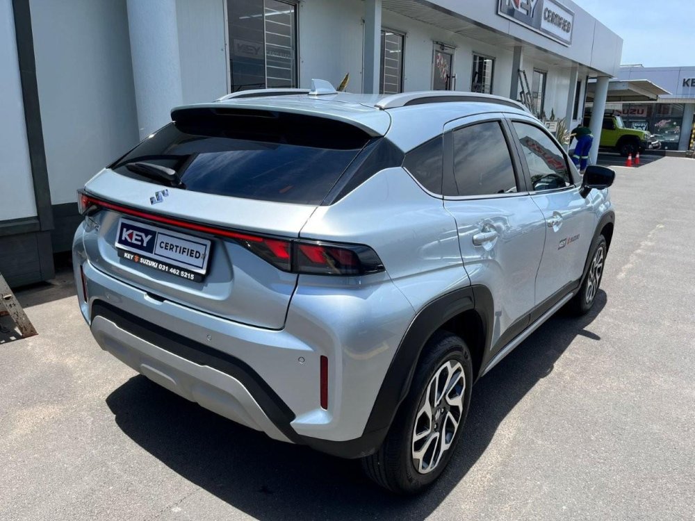Photo 4 of 18
