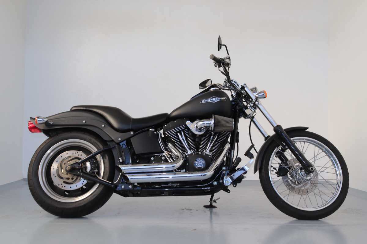 HARLEY DAVIDSON SOFTAIL NIGHT TRAIN