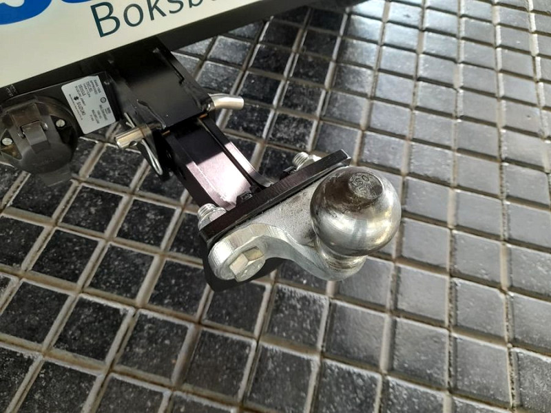 Photo 12 of 25