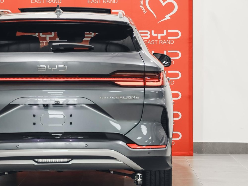 Photo 11 of 28