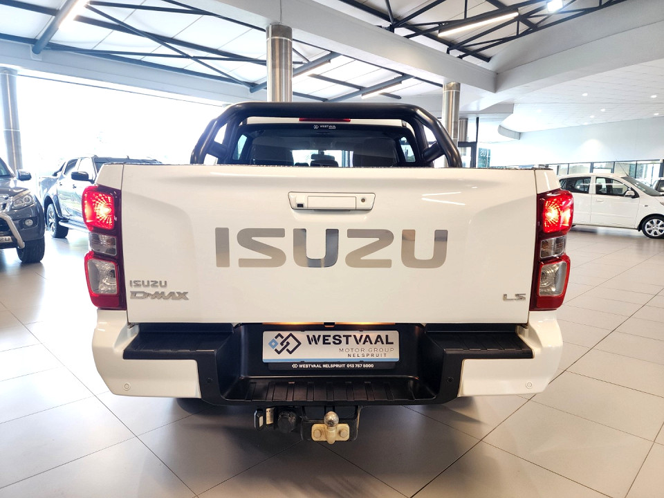 Photo 5 of 18