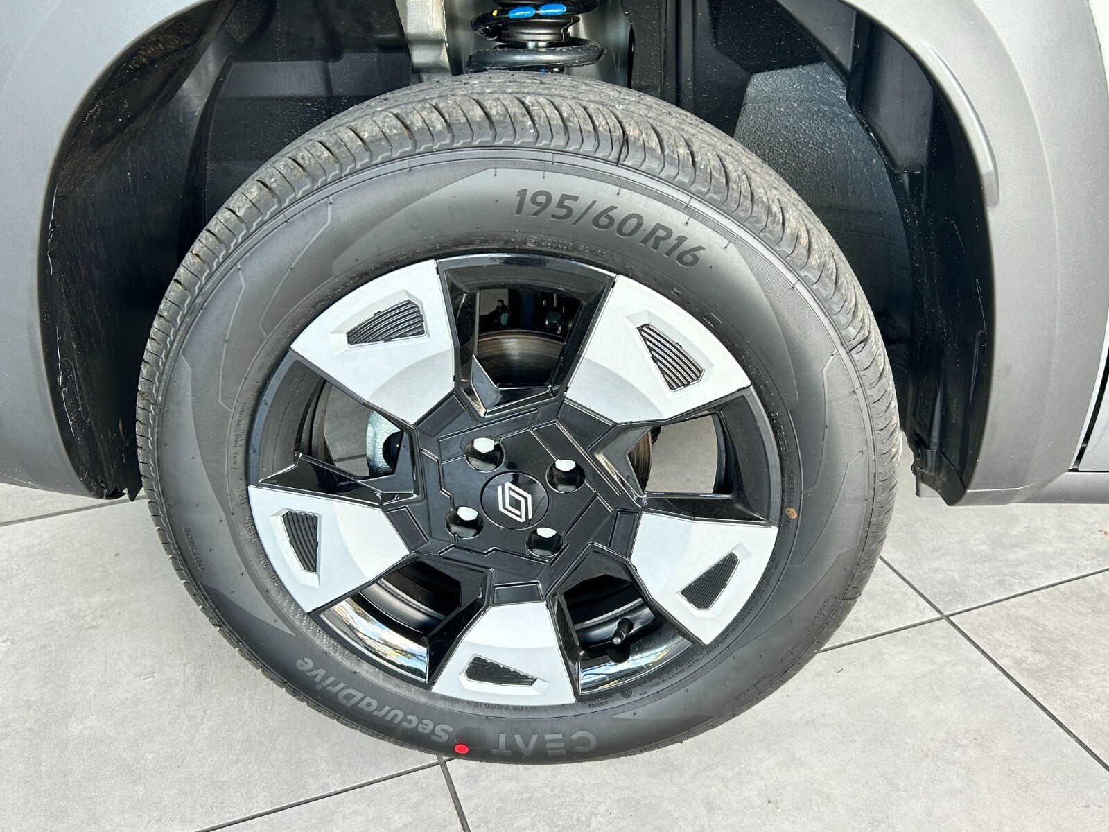 Photo 4 of 17