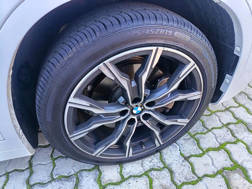 Photo 9 of 16