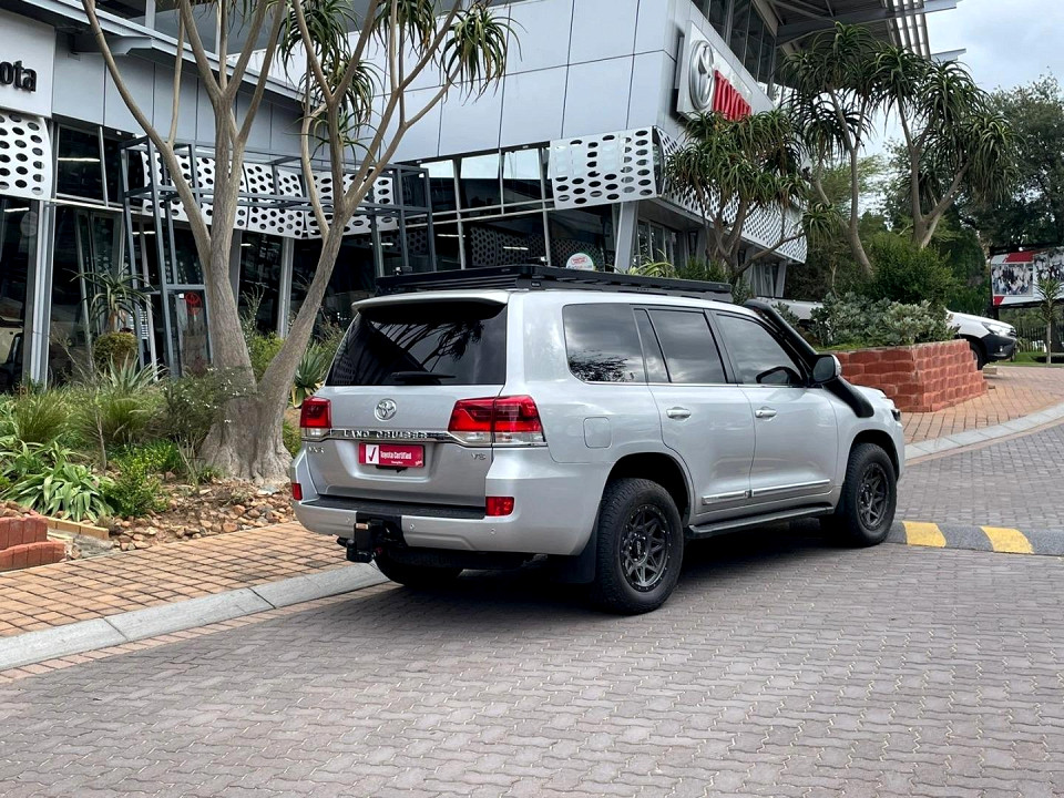 Photo 4 of 18
