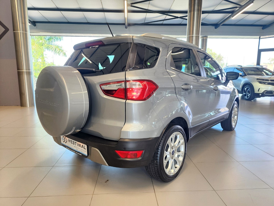 Photo 4 of 18