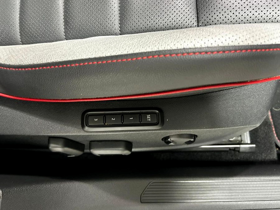 Photo 20 of 23