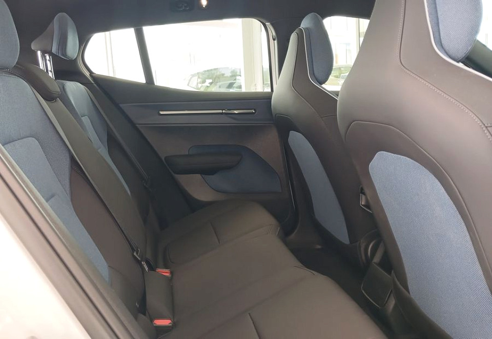 Photo 14 of 16