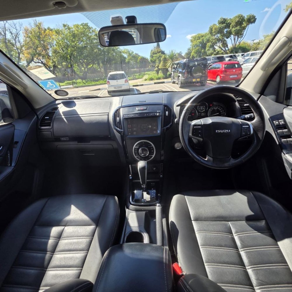 Photo 13 of 15
