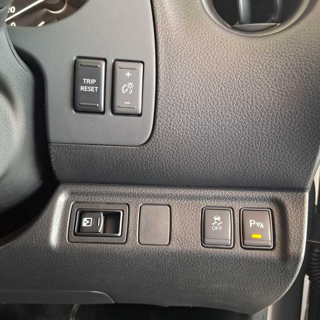 Photo 17 of 28