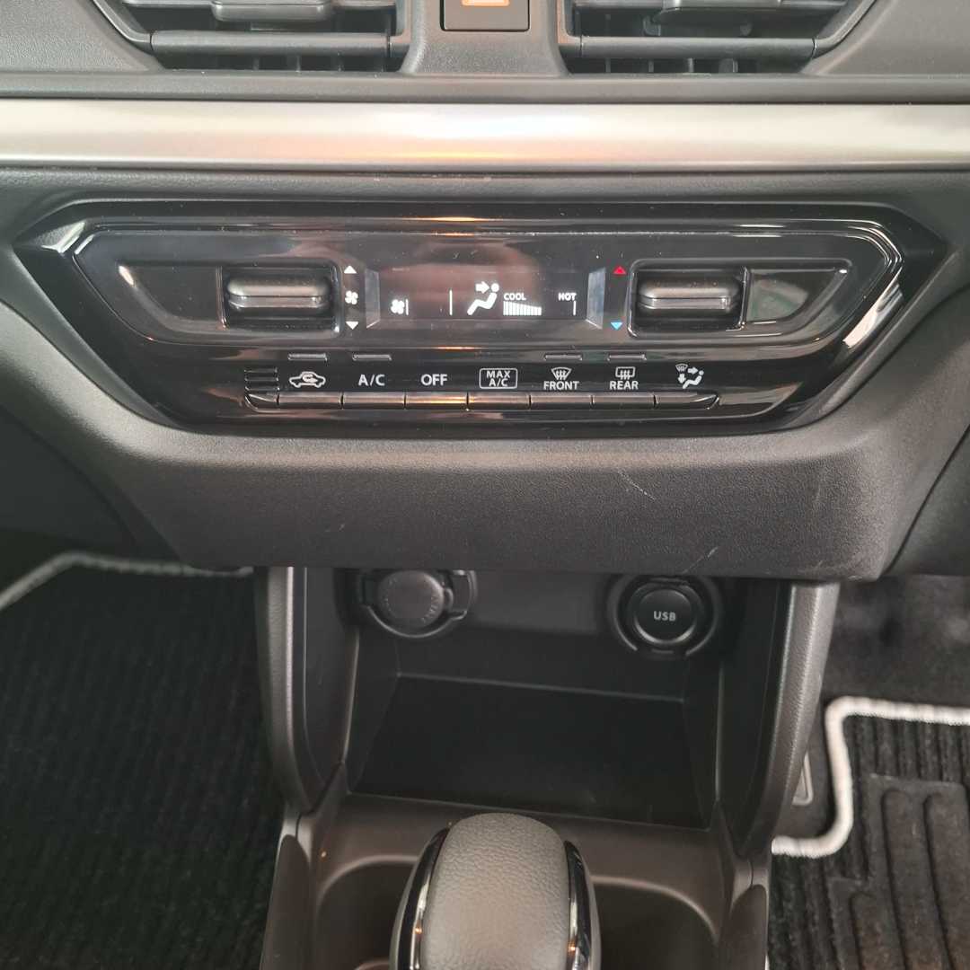 Photo 19 of 27