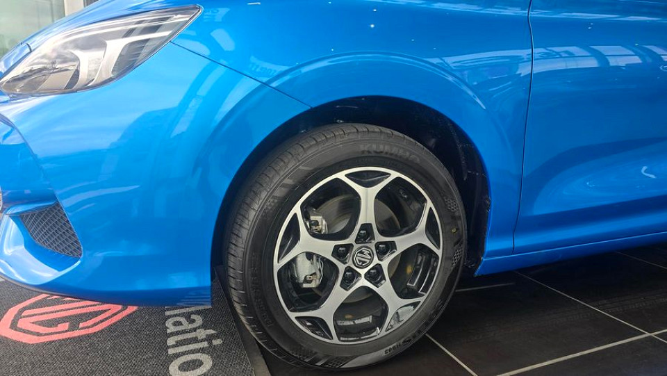Photo 7 of 14