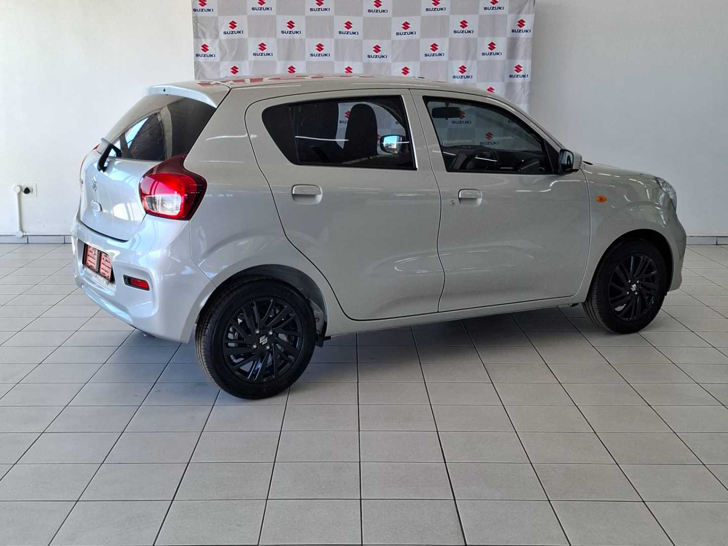 Photo 4 of 27