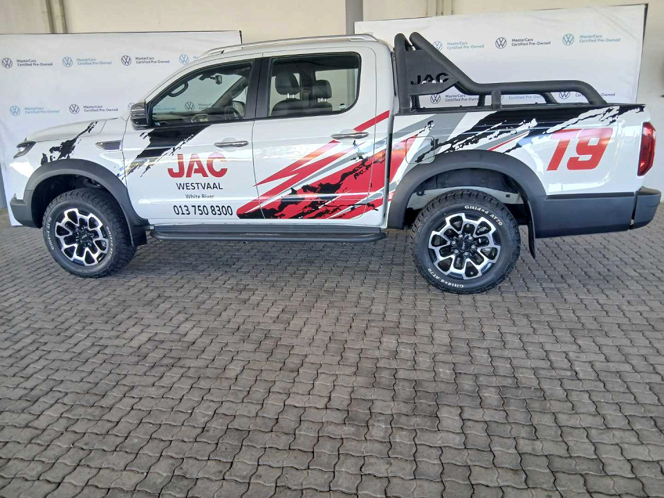 Photo 3 of 23