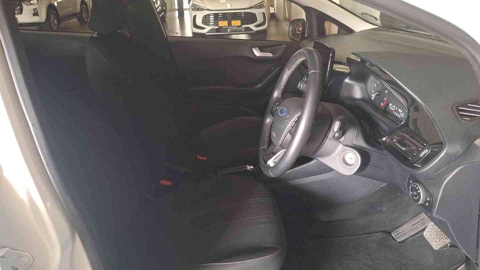 Photo 14 of 20