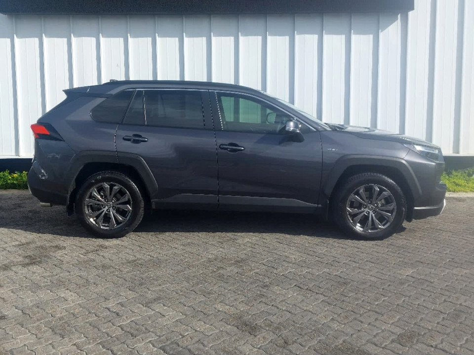 Photo 3 of 21