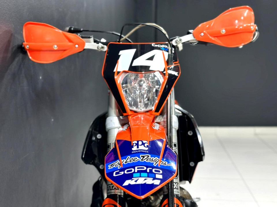 Photo 9 of 16