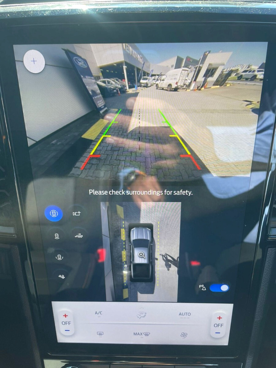 Photo 19 of 28