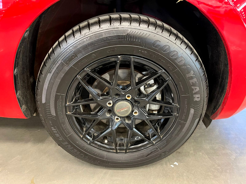 Photo 9 of 15