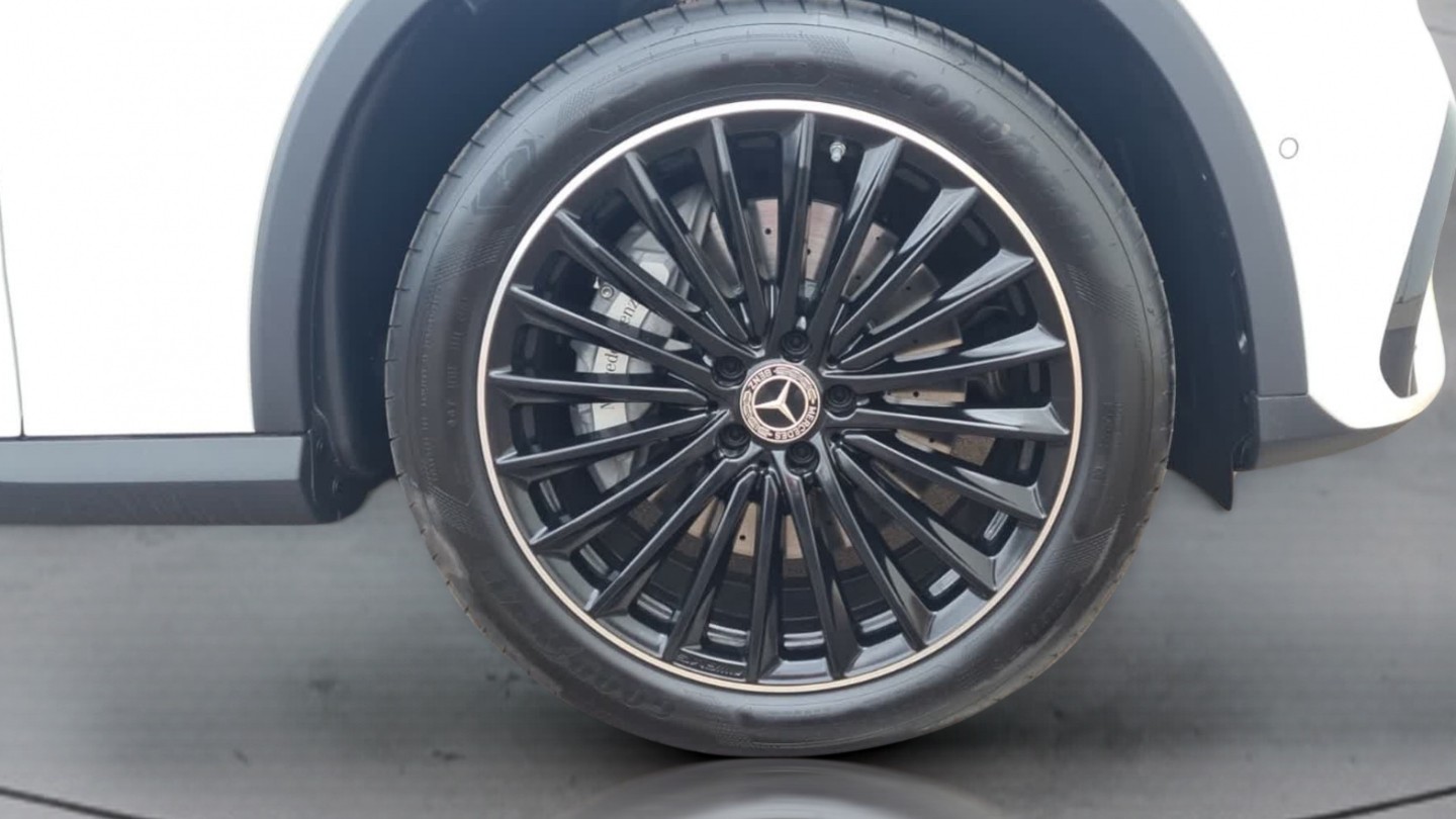 Photo 4 of 21