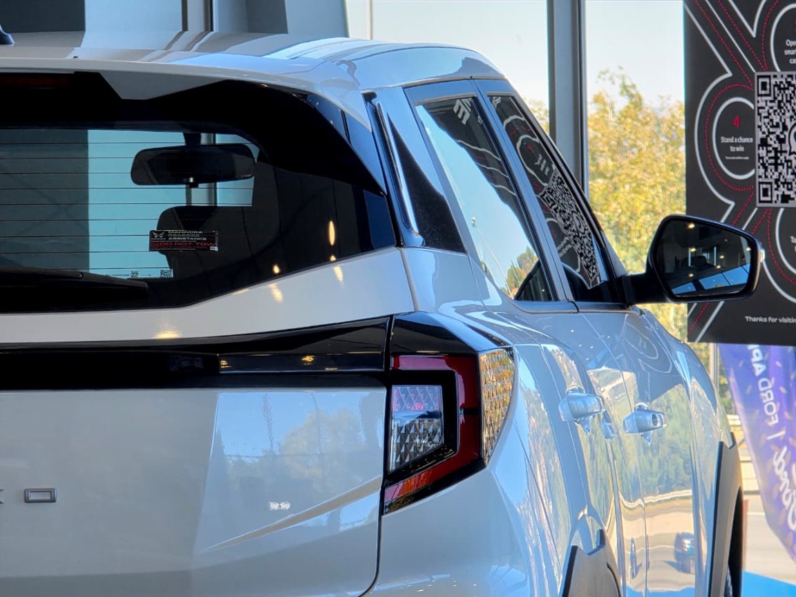 Photo 15 of 28