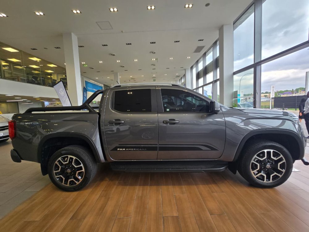 Photo 18 of 25